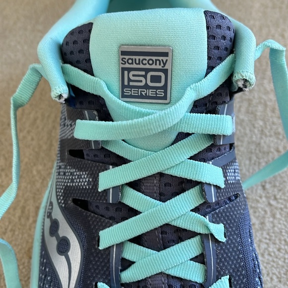 WOMEN’S SIZE 8 SAUCONY ISO SERIES EVERUN RUNNING SHOES Dk Grey/Aqua - Picture 7 of 8
